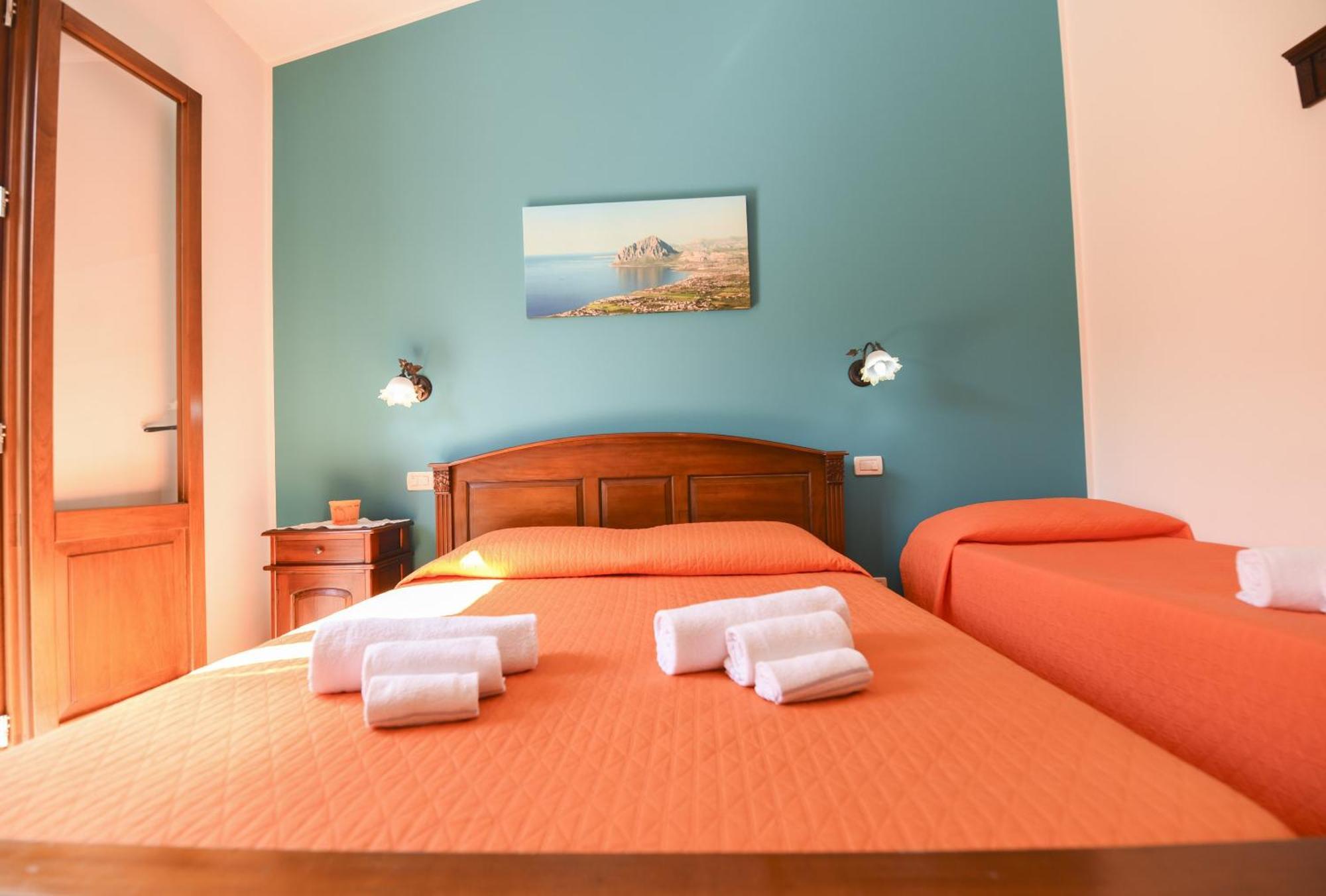 Aurora Castelluzzo Bed & Breakfast Phòng bức ảnh