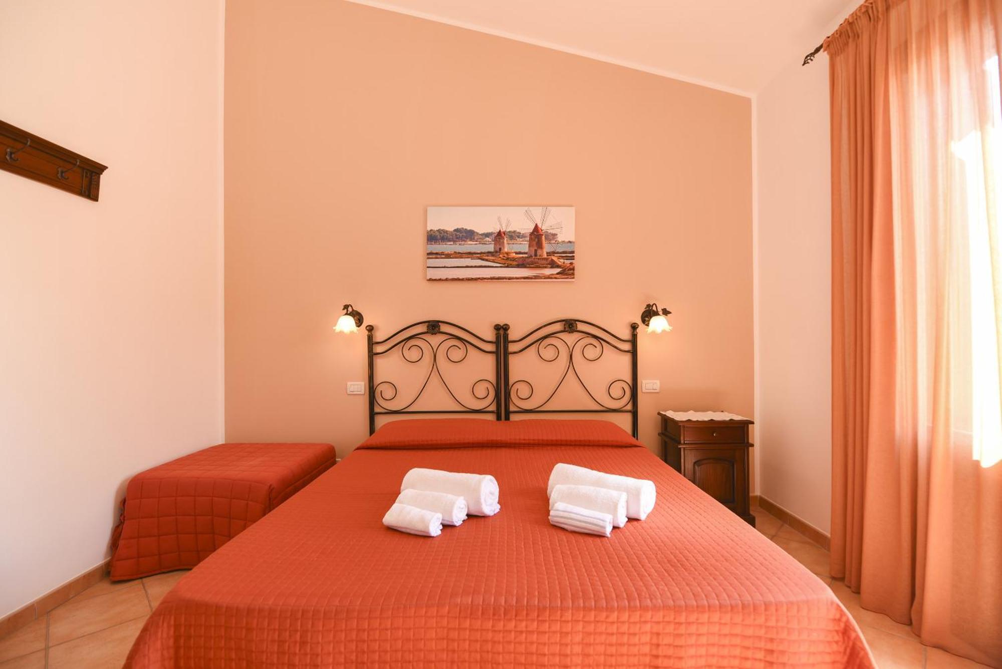 Aurora Castelluzzo Bed & Breakfast Phòng bức ảnh