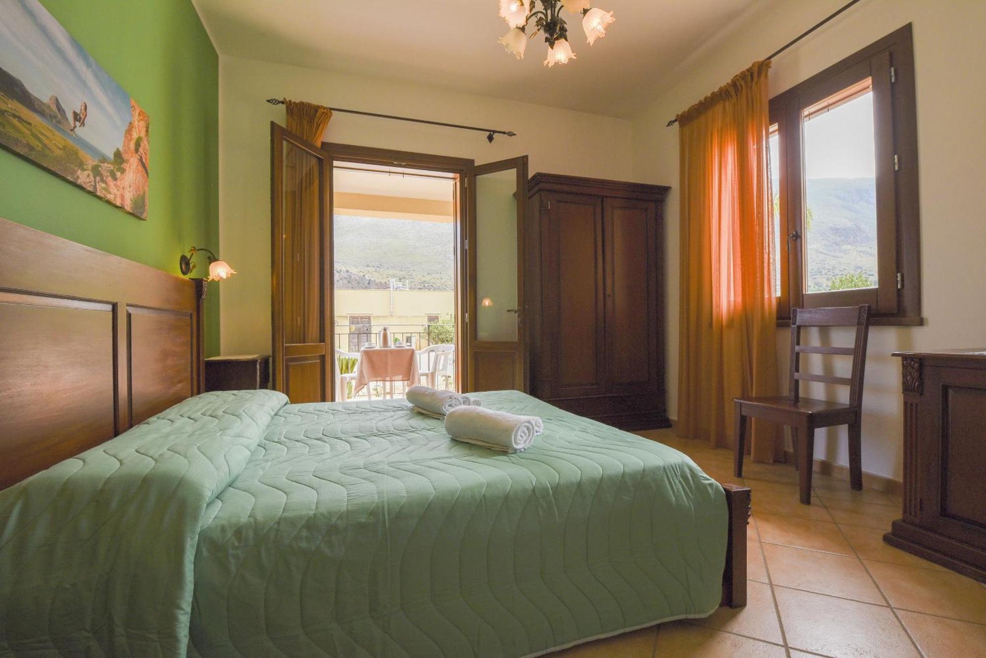 Aurora Castelluzzo Bed & Breakfast Phòng bức ảnh